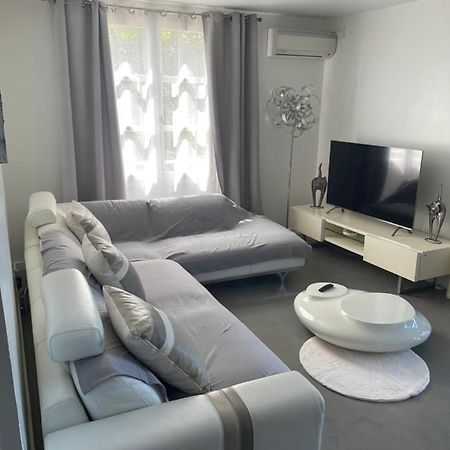Charmant T2 Meuble Proche Chu Bellepierre Сен Дьони Екстериор снимка